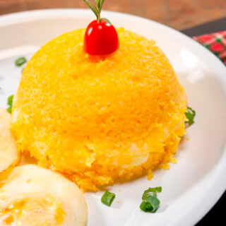 Cuscuz recheado com queijo