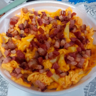 Porção de batata frita com Cheddar
